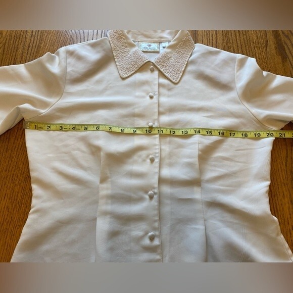 Susan Bristol Vintage White Embroidered Collar Cloth Button Down Blouse - Picture 13 of 16